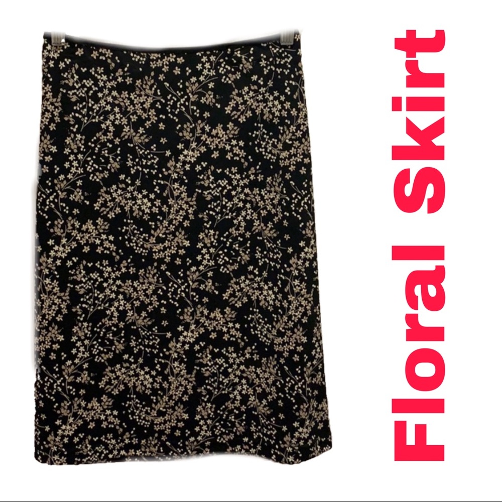 ⭐️Black w/ White and Tan Flowers Skirt